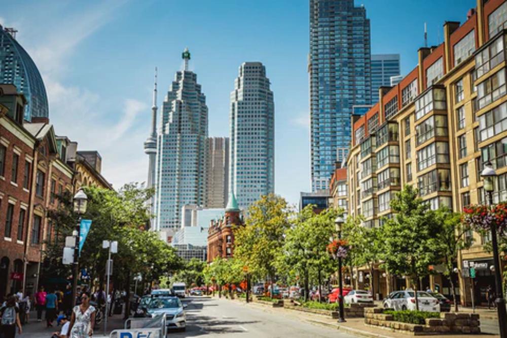 toronto_skyline_1000x667_541.jpg